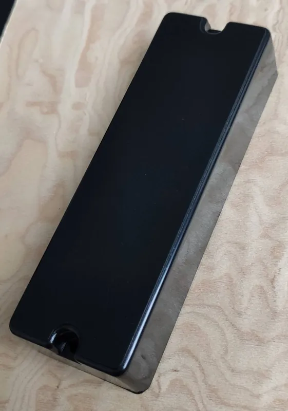 HUMBUCKER BASS ČERNÝ 5.STRUNNÝ Oblíbený
